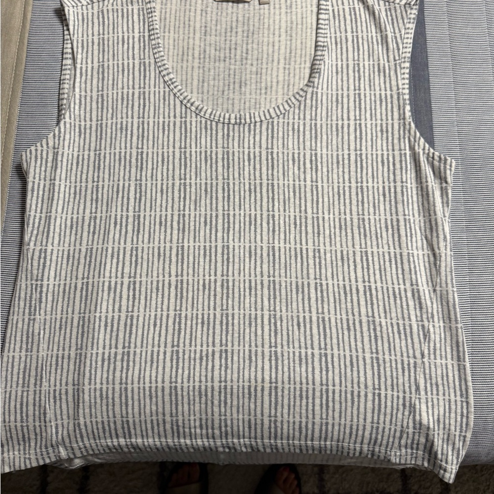 Athleta White and Gray Ribbed Muscle Tee